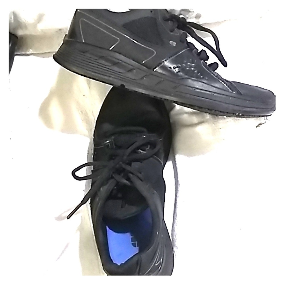 Slip resistant work shoes
